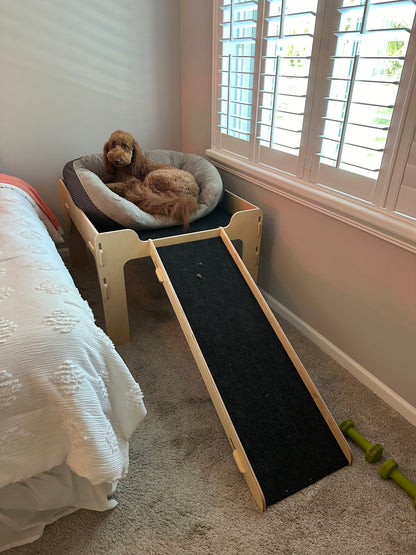 Elevated dog bed